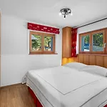 Les Aiguilles Vertes Rez Superieur By Interhome *