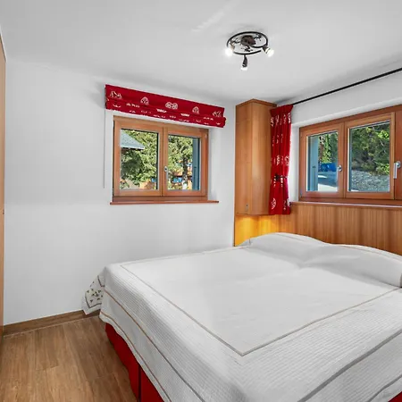 Les Aiguilles Vertes Rez Superieur By Interhome *
